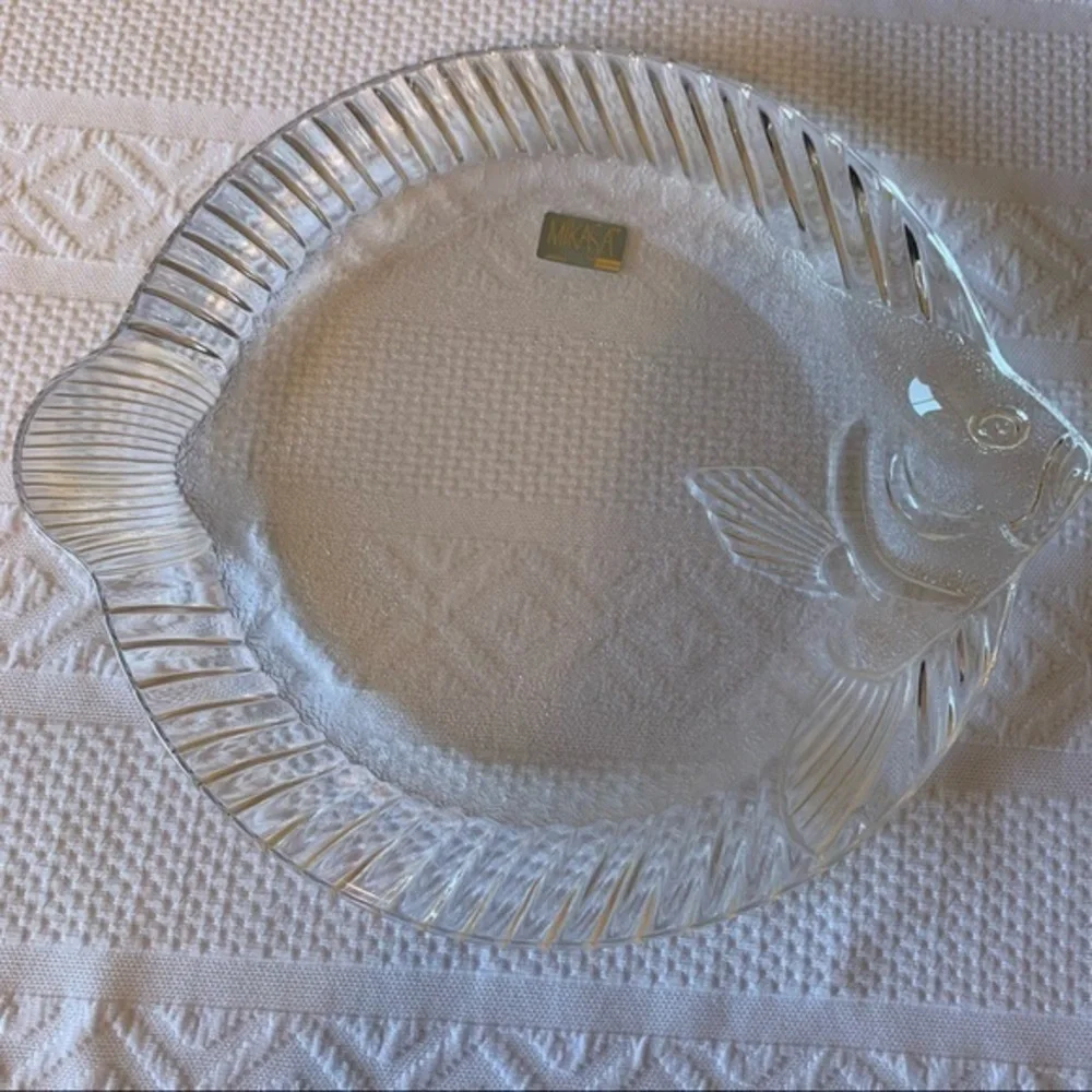 NIB Mikasa Crystal La Pesce‎ 10” Serving Plate